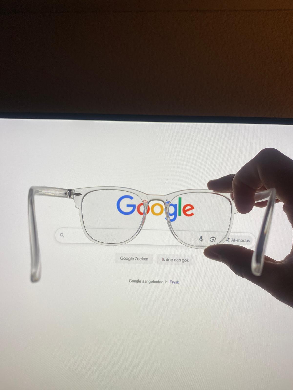 Transparante blauwlichtbril voor beeldschermgebruik. Verminderd oogvermoeidheid tijdens werk of studeren achter beeldschermen.